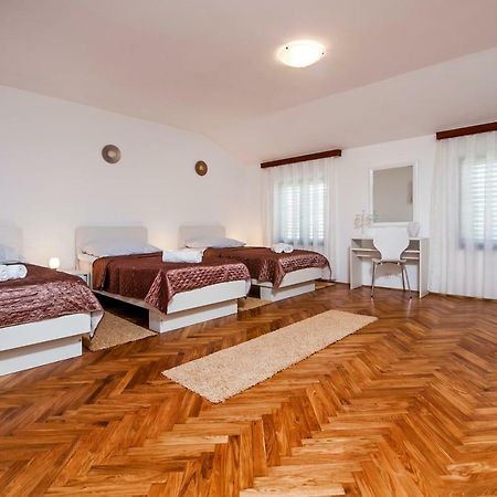 Apartment Valentina ロヴィニ エクステリア 写真
