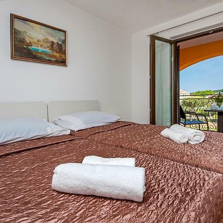 Apartment Valentina ロヴィニ エクステリア 写真