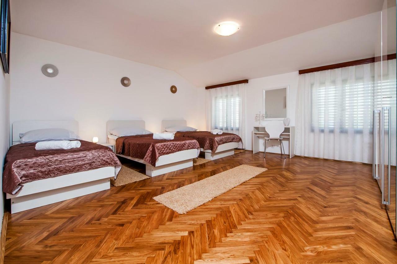 Apartment Valentina ロヴィニ エクステリア 写真