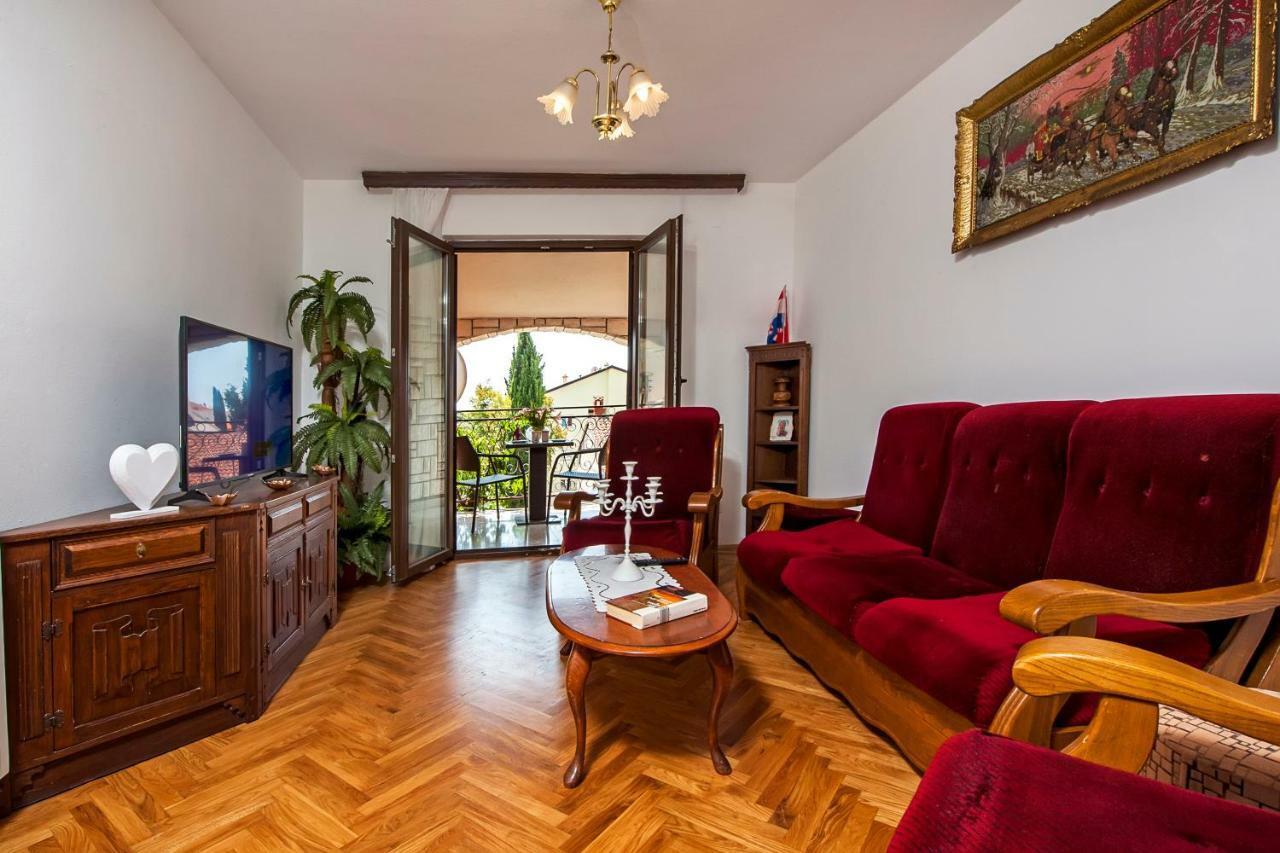 Apartment Valentina ロヴィニ エクステリア 写真