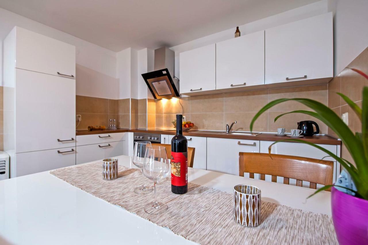 Apartment Valentina ロヴィニ エクステリア 写真